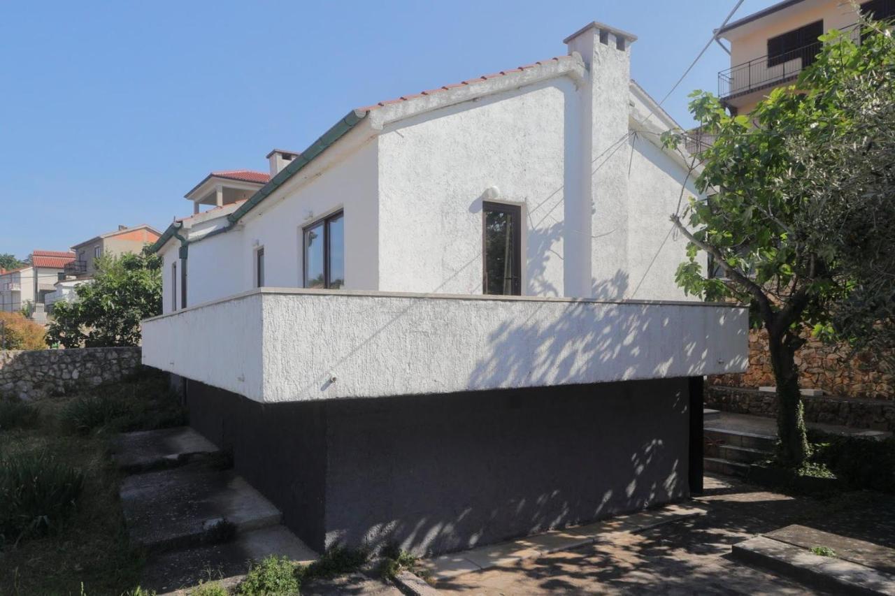Villa Two Olives à Vrbnik  Extérieur photo
