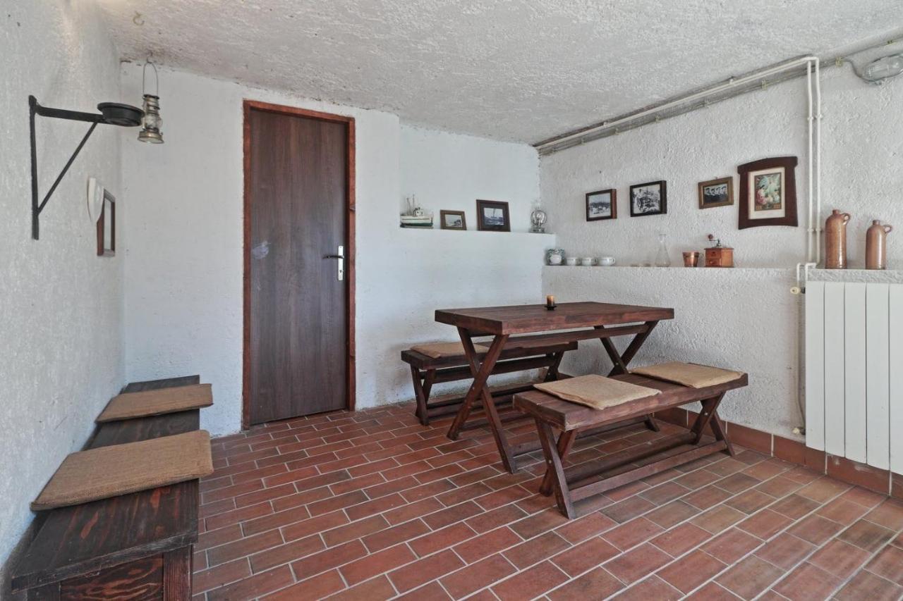 Villa Two Olives à Vrbnik  Extérieur photo