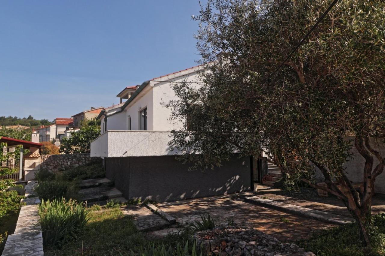 Villa Two Olives à Vrbnik  Extérieur photo