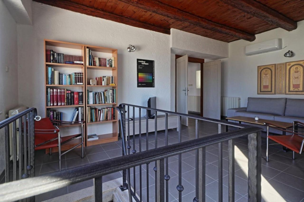Villa Two Olives à Vrbnik  Extérieur photo