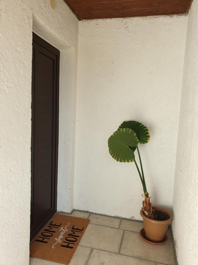 Villa Two Olives à Vrbnik  Extérieur photo