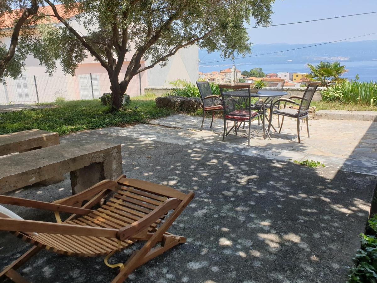 Villa Two Olives à Vrbnik  Extérieur photo